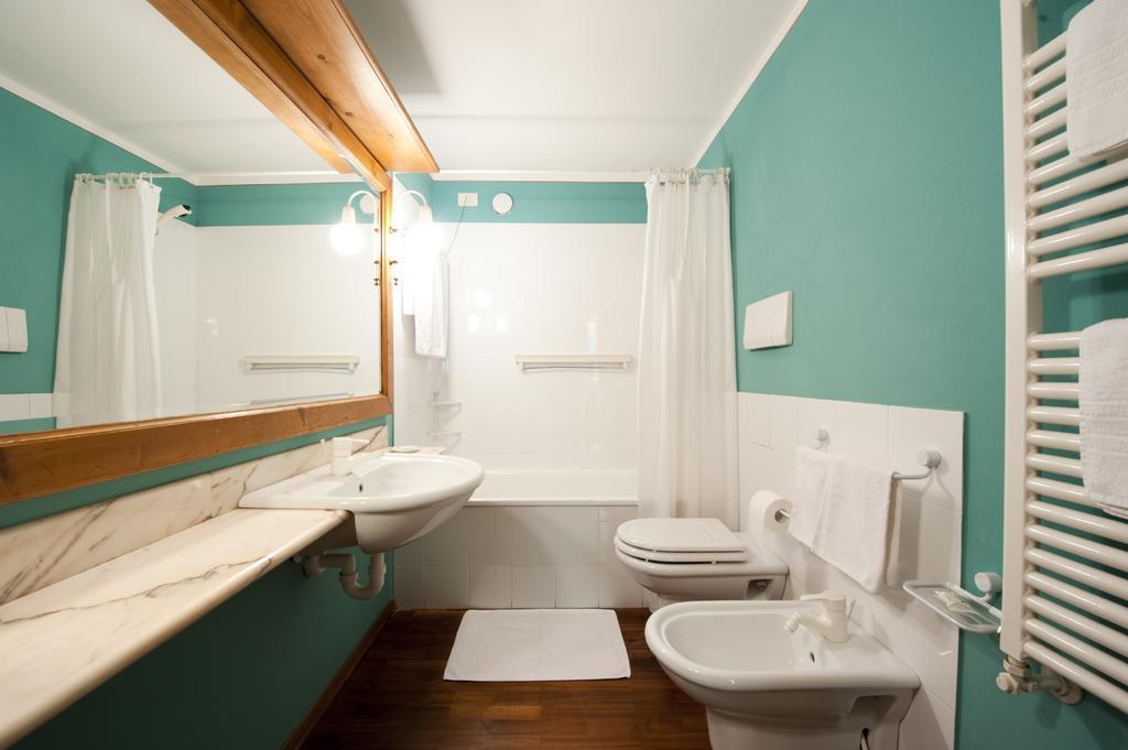 Holidays Dolomiti Apartment Resort Carisolo Exterior foto