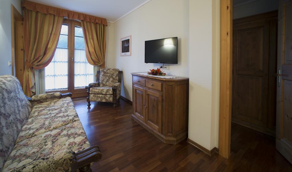 Holidays Dolomiti Apartment Resort Carisolo Exterior foto