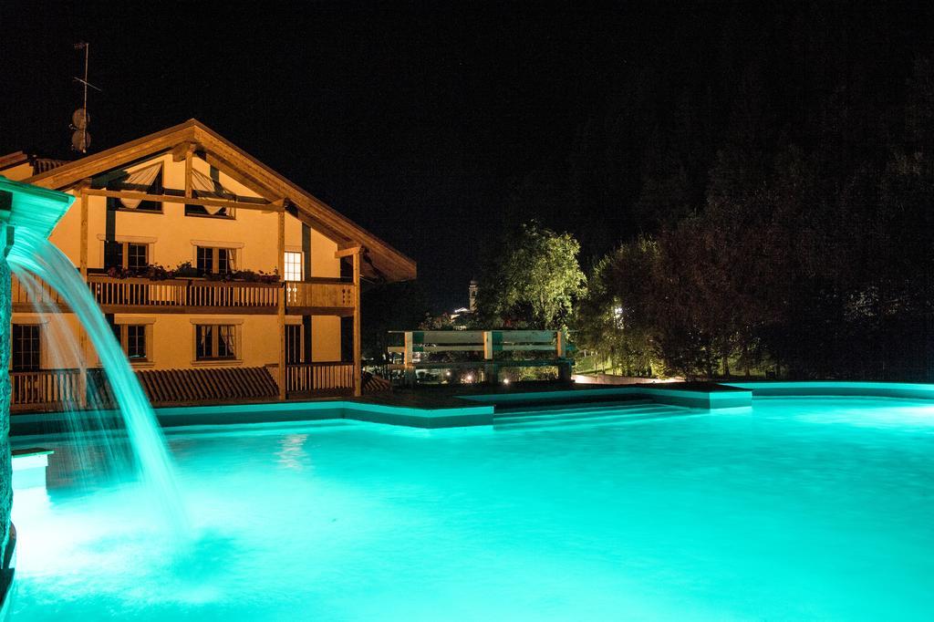 Holidays Dolomiti Apartment Resort Carisolo Exterior foto