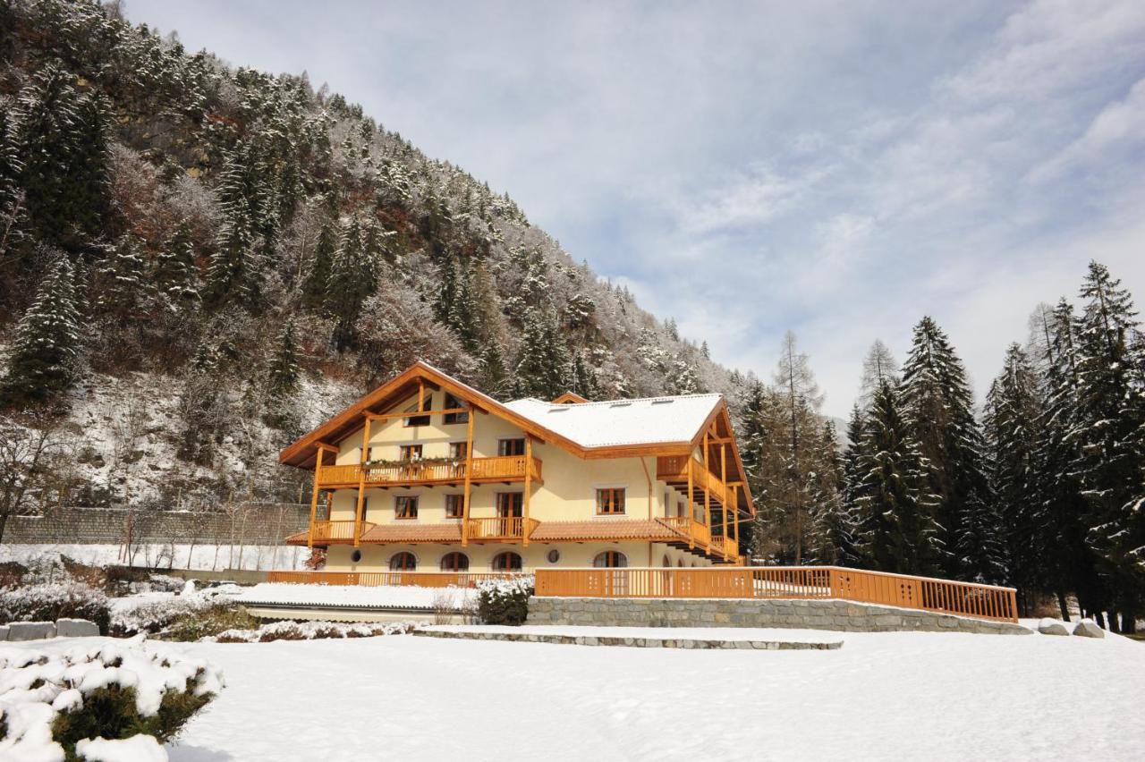 Holidays Dolomiti Apartment Resort Carisolo Exterior foto