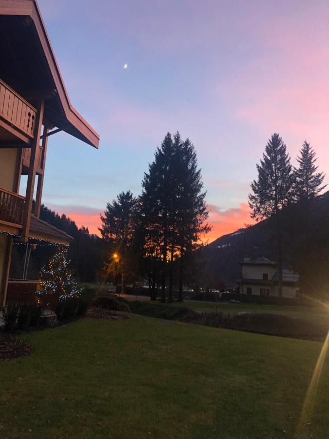 Holidays Dolomiti Apartment Resort Carisolo Exterior foto